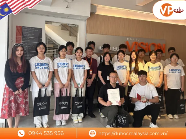 Chi phí học tập tại Vision University College