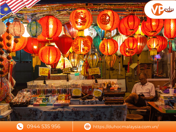 Tết Trung Thu - Đèn lồng, bánh Trung Thu và cảm giác đoàn viên giữa đất Malaysia