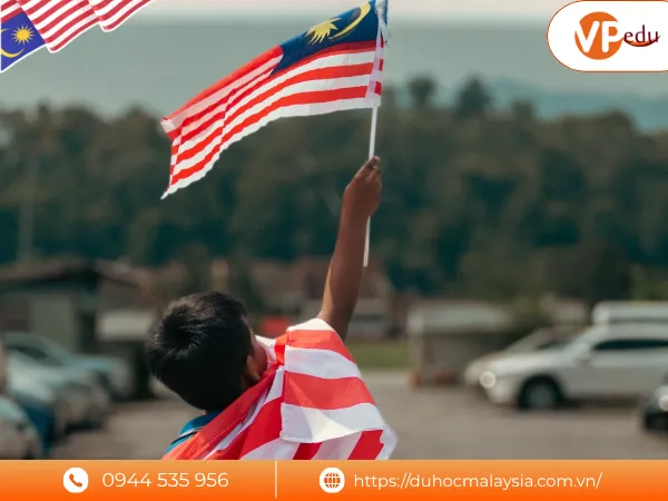 Sốc văn hoá khi du học Malaysia và cách vượt qua nỗi nhớ nhà