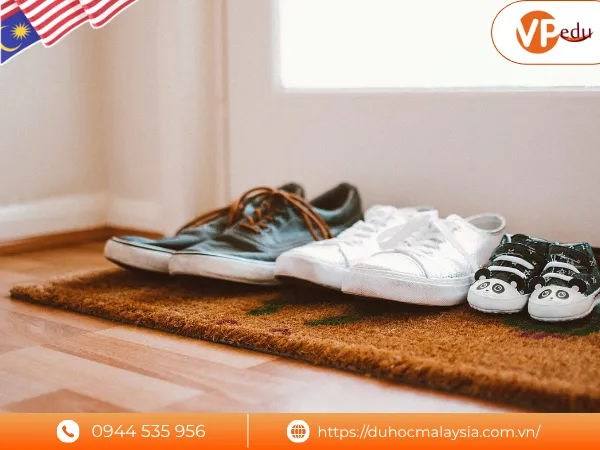 Văn hóa cởi giày khi vào nhà ở Malaysia