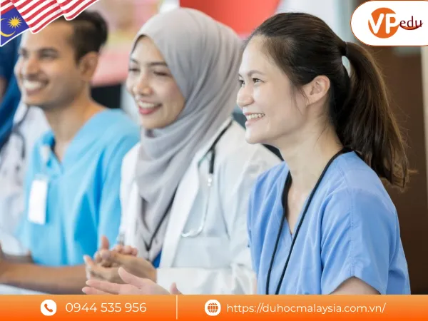 Yêu cầu sức khỏe và lý lịch cá nhân Du học Malaysia ngành Y dược Sức khỏe