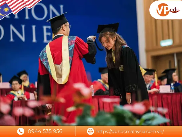 Du học Malaysia đại học Hạ Môn thành công cùng Việt Phương