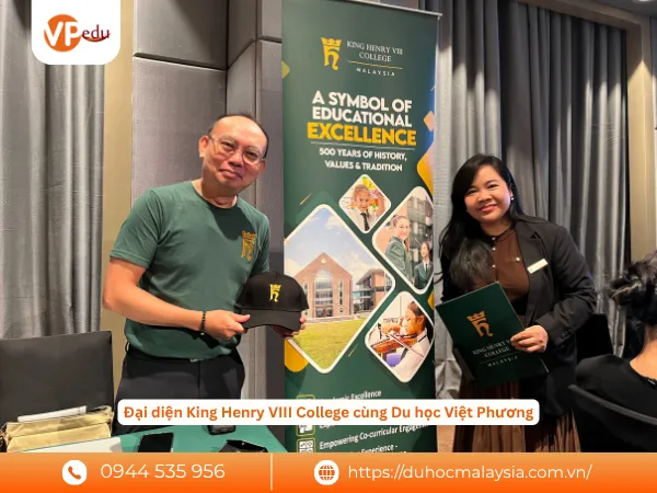 Đại diện King Henry VIII College cùng Du học Việt Phương
