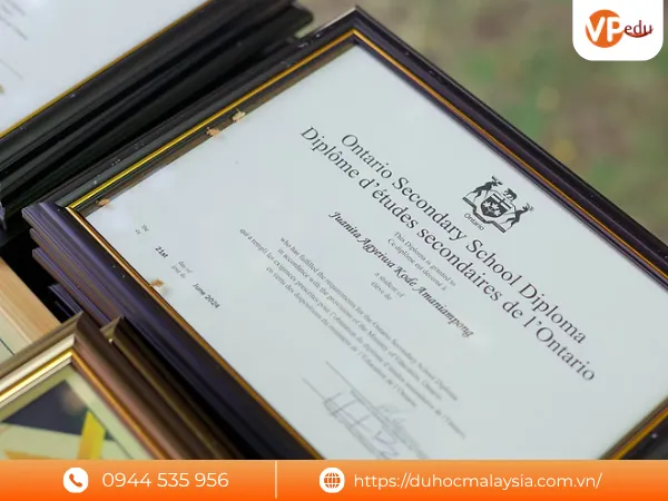 OSSD Canada (Ontario Secondary School Diploma) là bằng tốt nghiệp trung học phổ thông của tỉnh bang Ontario, Canada